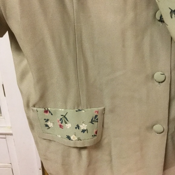 Vintage Ilyza light green top w/attached scarf - Picture 4 of 8